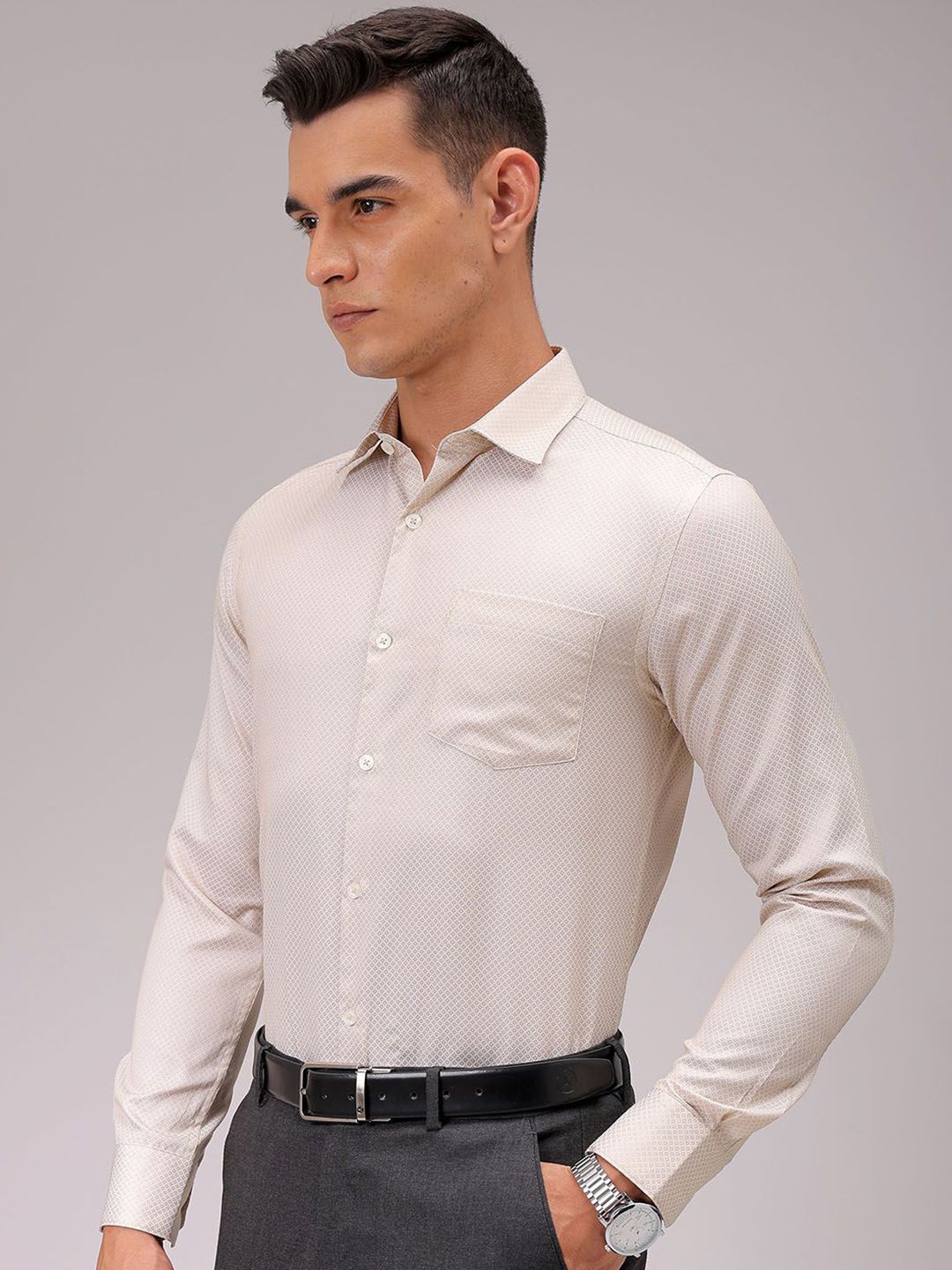 The Indian Garage Co. X Luxe Men Cutaway Collar Solid Slim Fit Formal Shirt