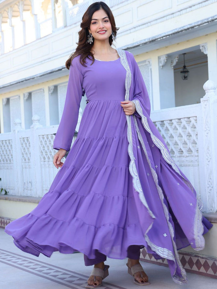 Wanita Kalini berlapis kurta dengan seluar & dengan dupatta