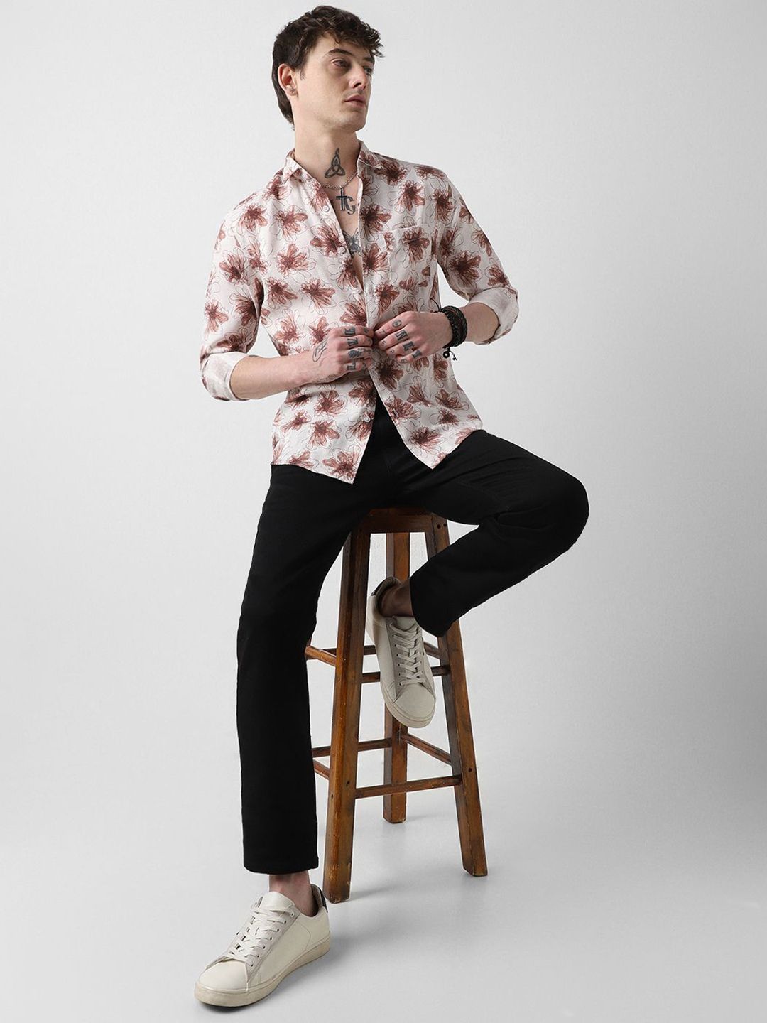 VASTRADO Men Classic Slim Fit Floral Opaque Printed Casual Shirt