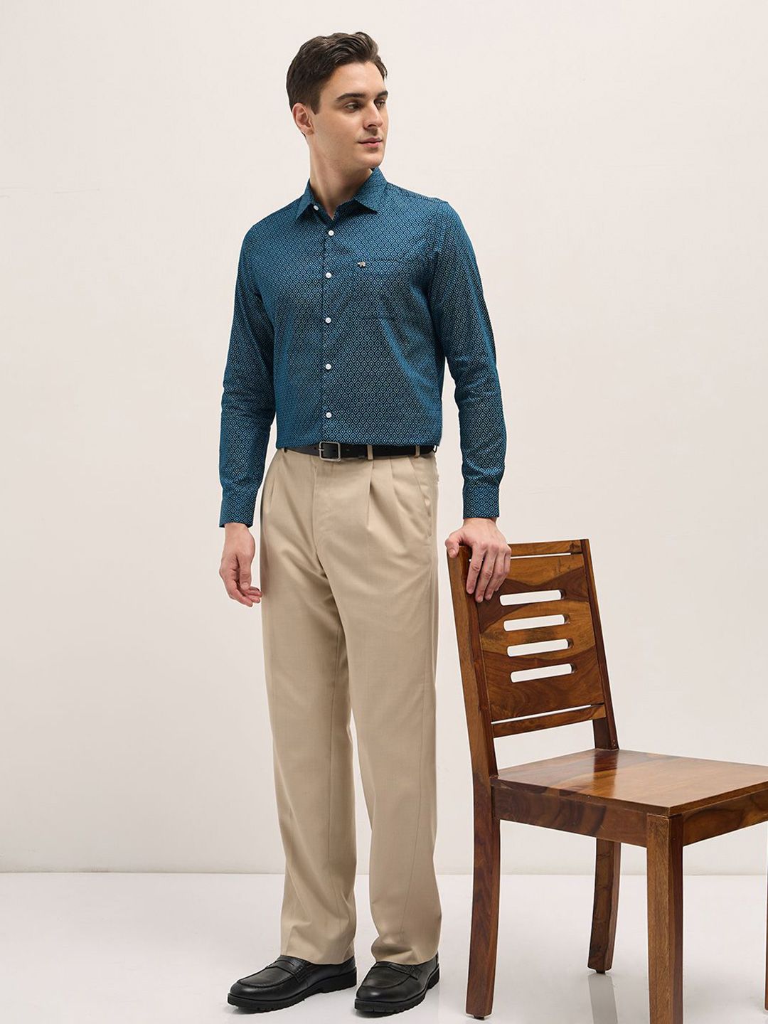 THE BEAR HOUSE Tailored Fit Geometric Printed Pure Cotton Formal Shirt