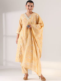 Mamicha Women Floral Printed Regular Thread Work Kurta with Trousers & With Dupatta