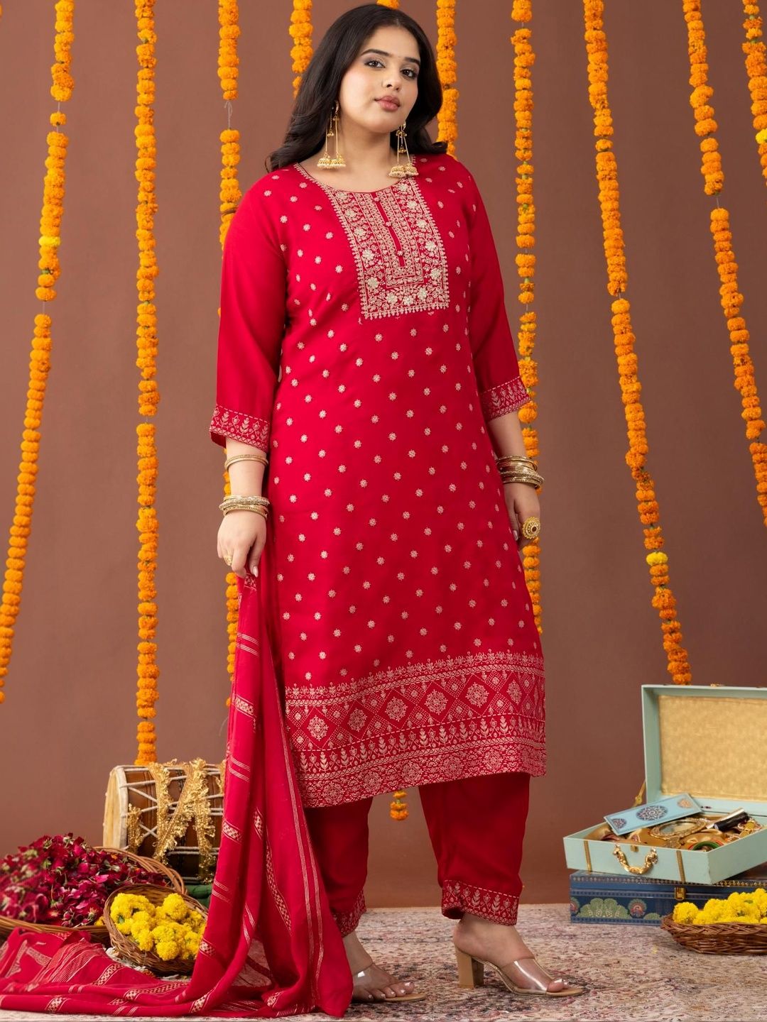 Mamicha Floral Printed Regular Kurta & Trousers With Dupatta