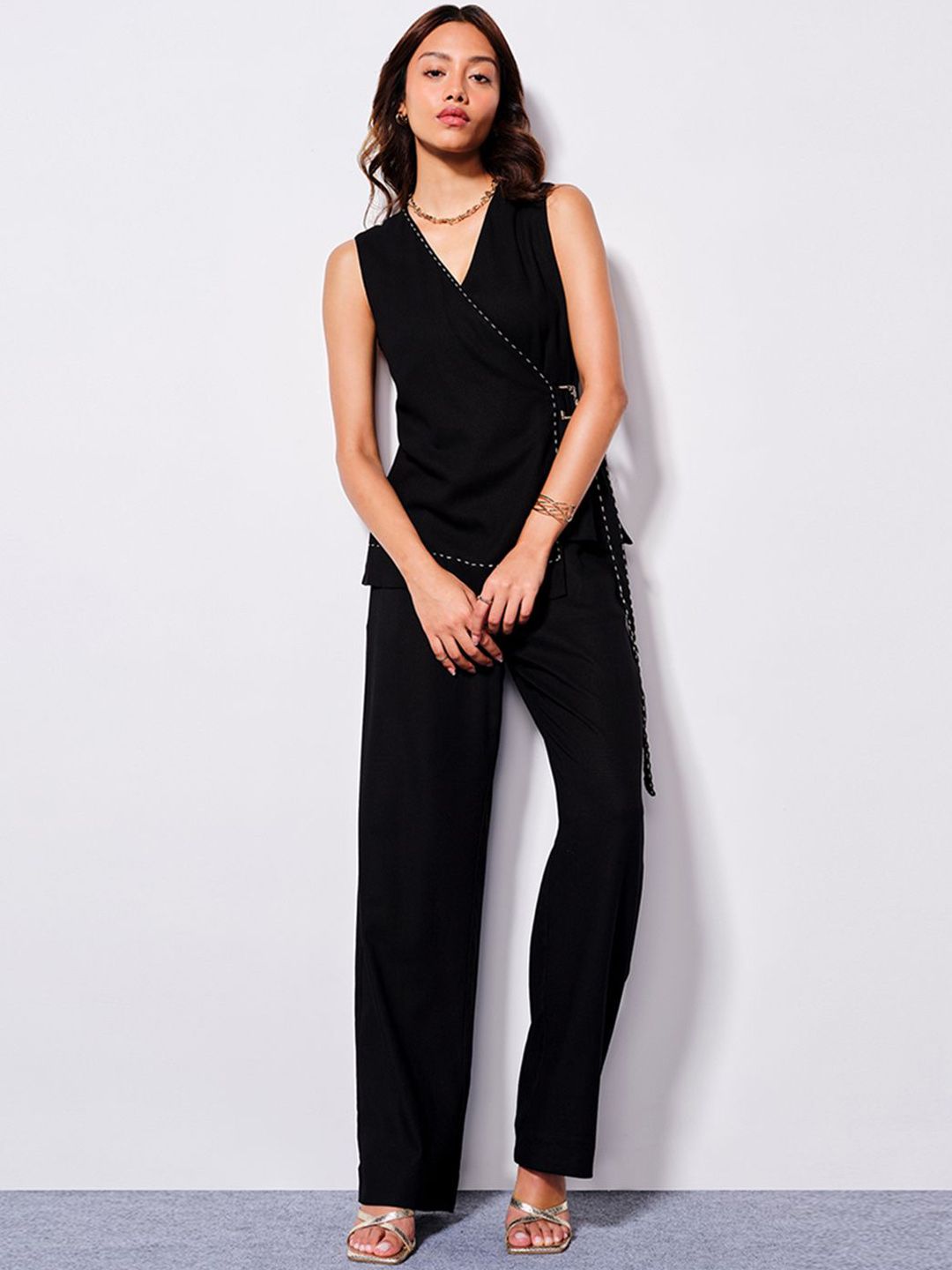 AND V-Neck Sleeveless Top & Trousers