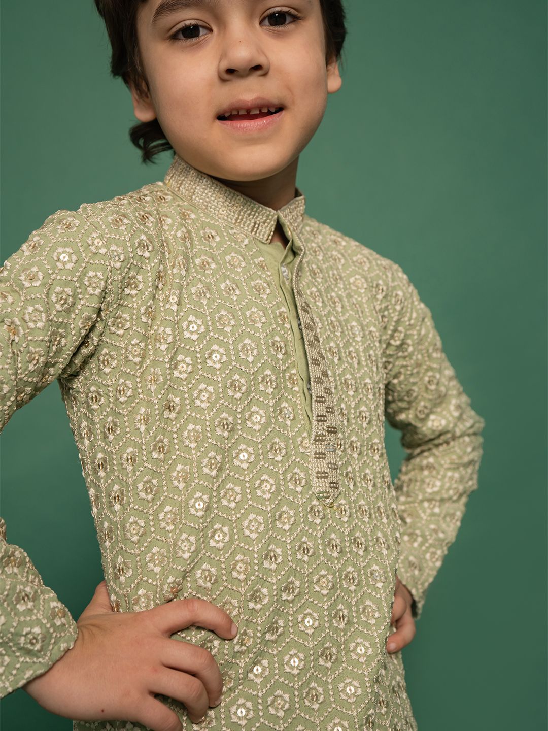 VASTRAMAY Boys Embroidered Regular Sequinned Kurta with Pyjamas