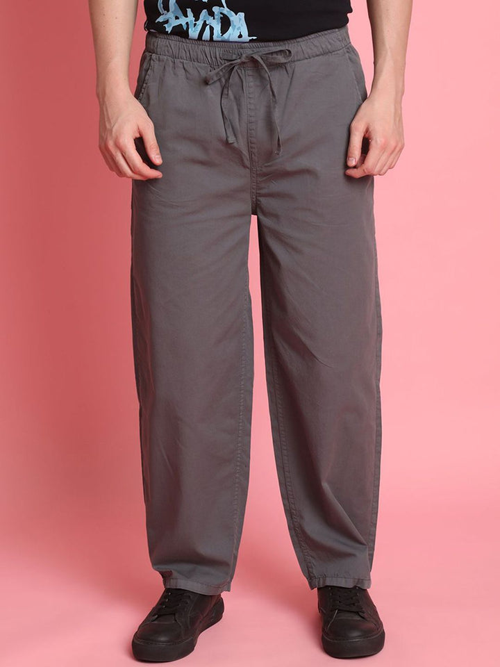 Bene Kleed Men Baggy Fit Pleated Chinos Trousers