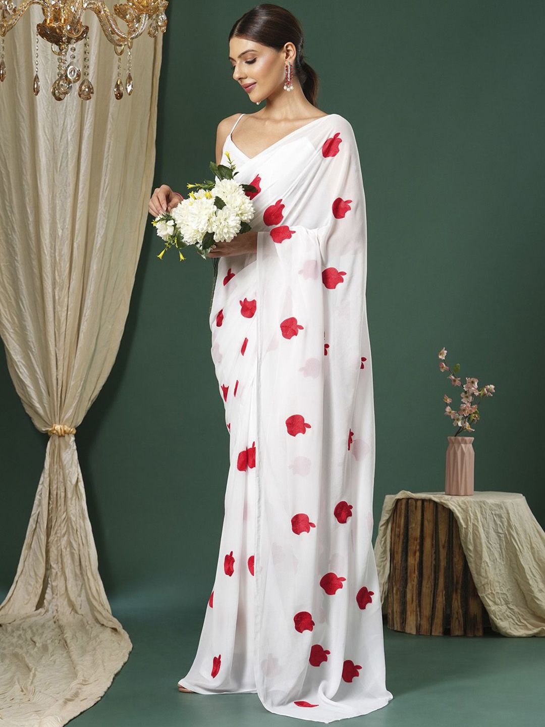 Saree mall Embellished Embroidered Poly Georgette Sarees