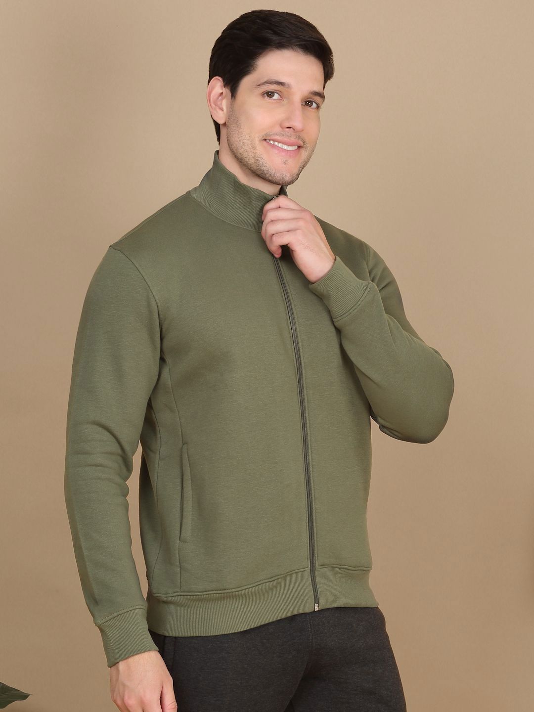 Impian manis lelaki mengejek sweatshirt kolar