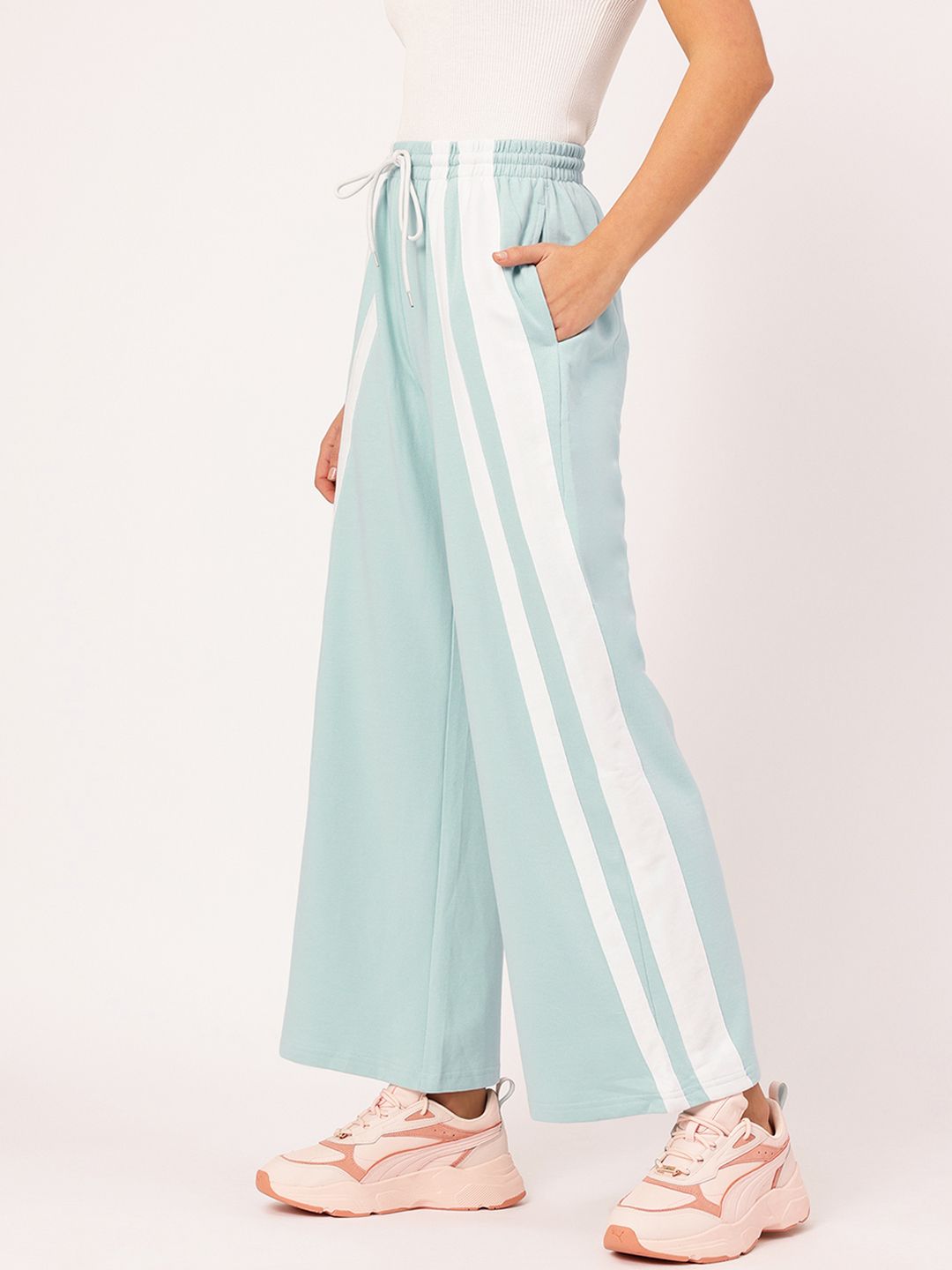 DressBerry Women It Girl Essential Side Striped Track Pants