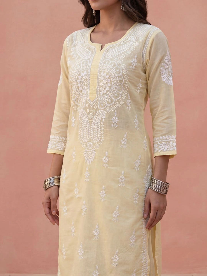 House of Chikankari Women Regular Chikankari Kurta with Trousers