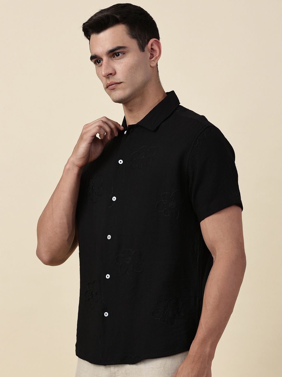 Thomas Scott Men Embroidered Regular Fit Casual Shirt