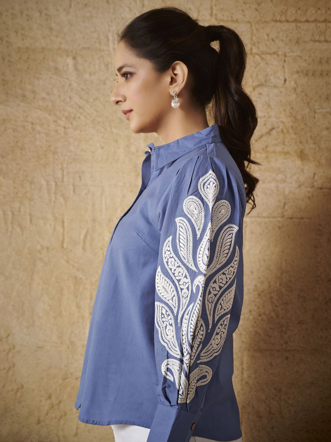 Anouk Women Straight Fit Floral Printed Spread Collar Casual Shirt
