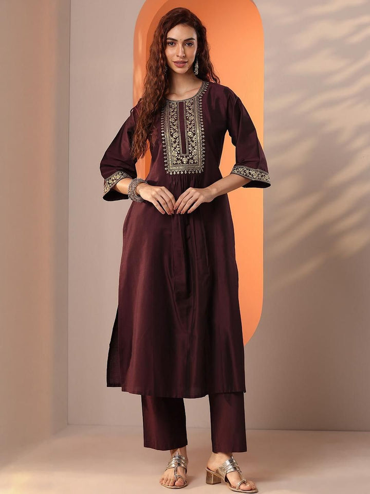 Gerua By Libas Women Floral Yoke Design Pleated Regular Kurta with Trousers