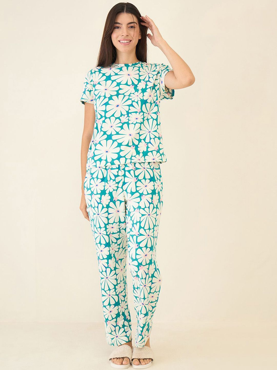 Sweet Dreams Women Printed Top & Pyjamas Night suit