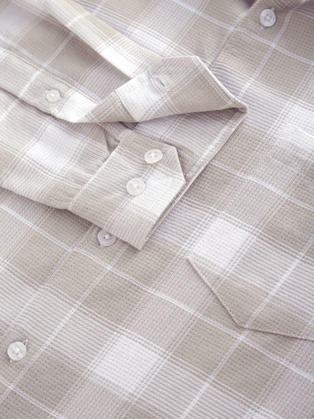 VASTRADO Men Classic Cutaway Collar Tartan Checked Cotton Slim Fit Casual Shirt