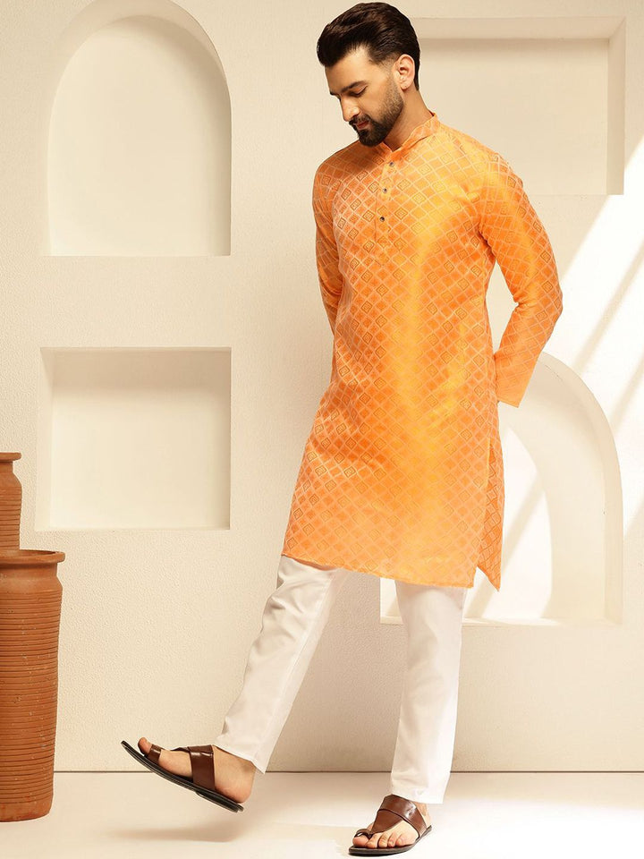 SOJANYA Woven Design Mandarin Collar Straight Kurta