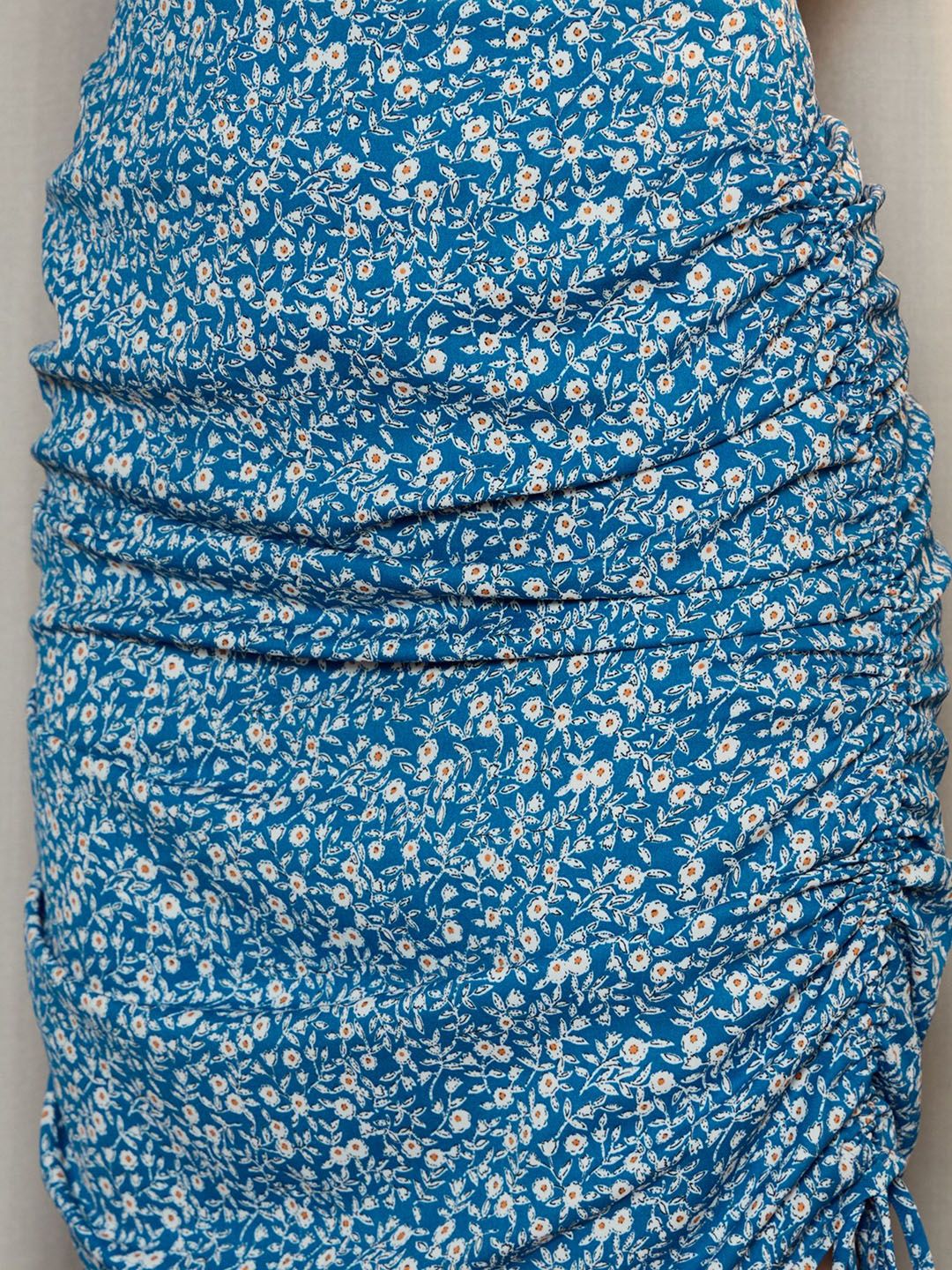 Berrylush Women Floral Printed High-Rise Straight Mini Skirt