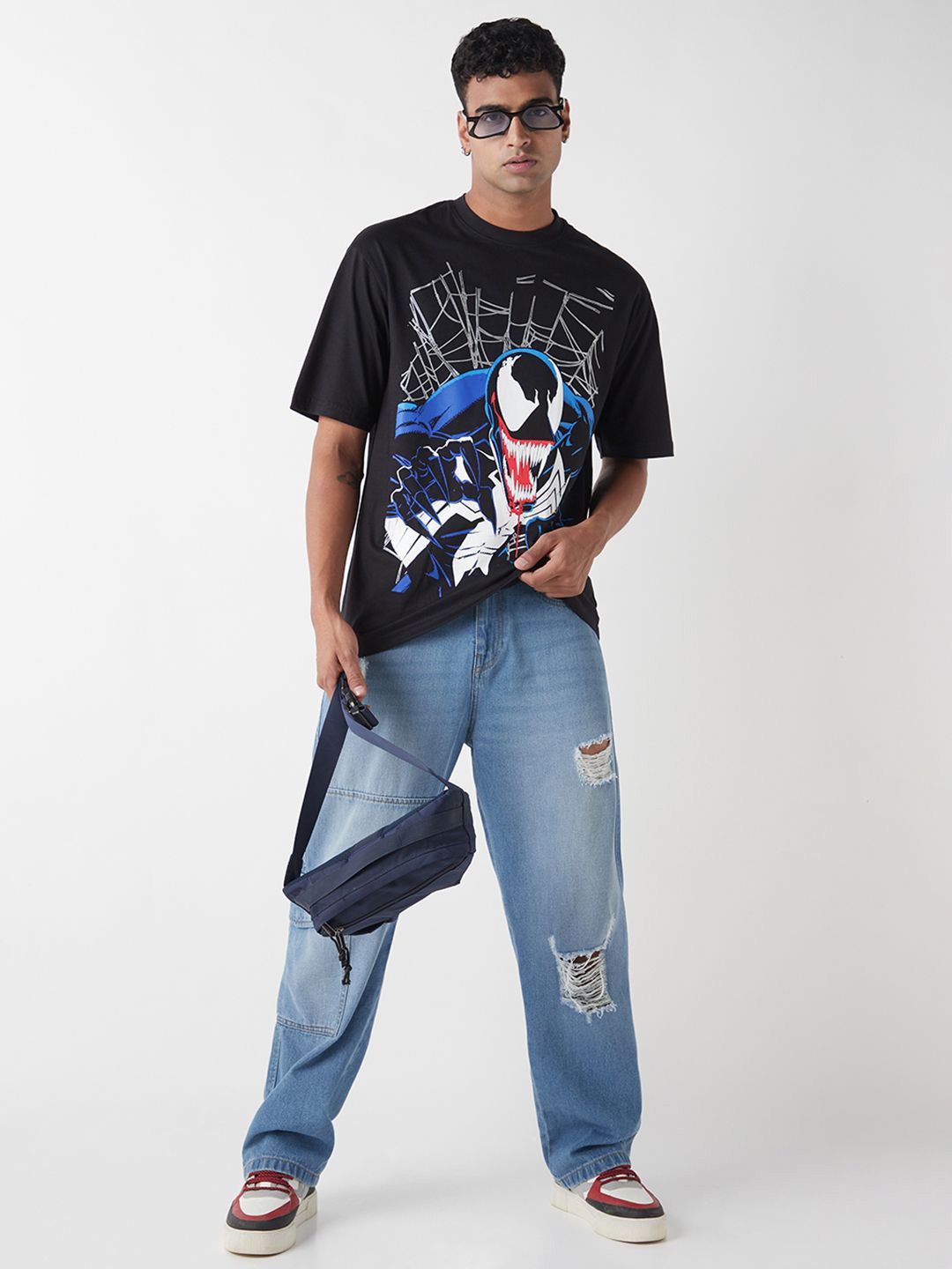 Bewakoof Official Marvel Venom Men's Lethal Protector Printed Pure Cotton Oversized T-Shirt