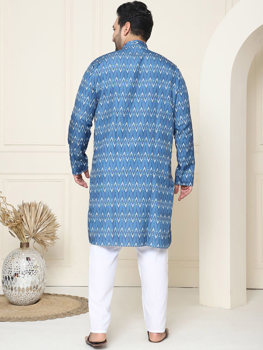 SOJANYA PLUS Ethnic Motifs Band Collar Straight Kurta With Pyjamas