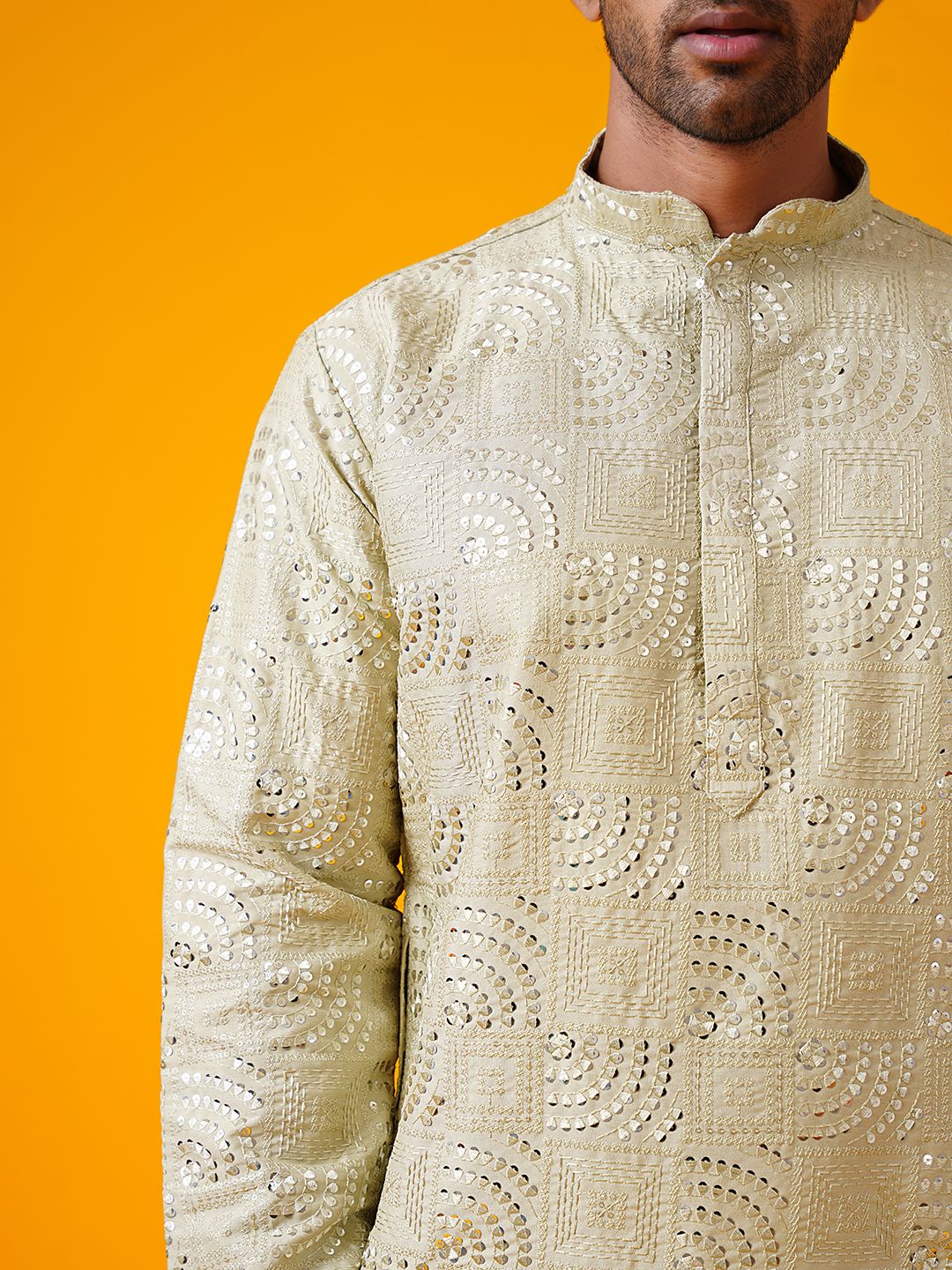 SOJANYA LUXE Bersulam Geometrik Kolar Mandarin Cotton Silk Kurta Lurus Dengan Seluar