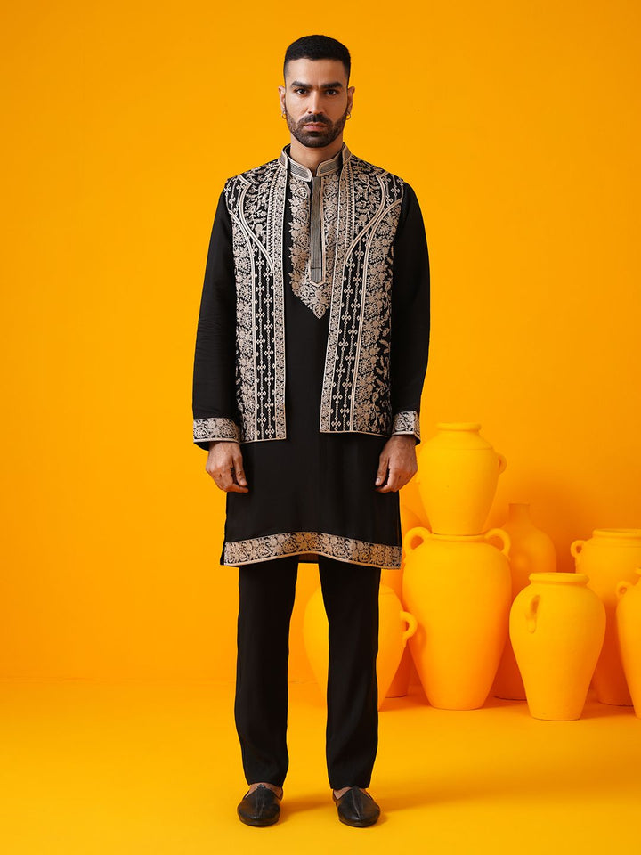 SOJANYA LUXE Motif Etnik Bersulam Kolar Mandarin Kurta Lurus & Seluar & Jaket