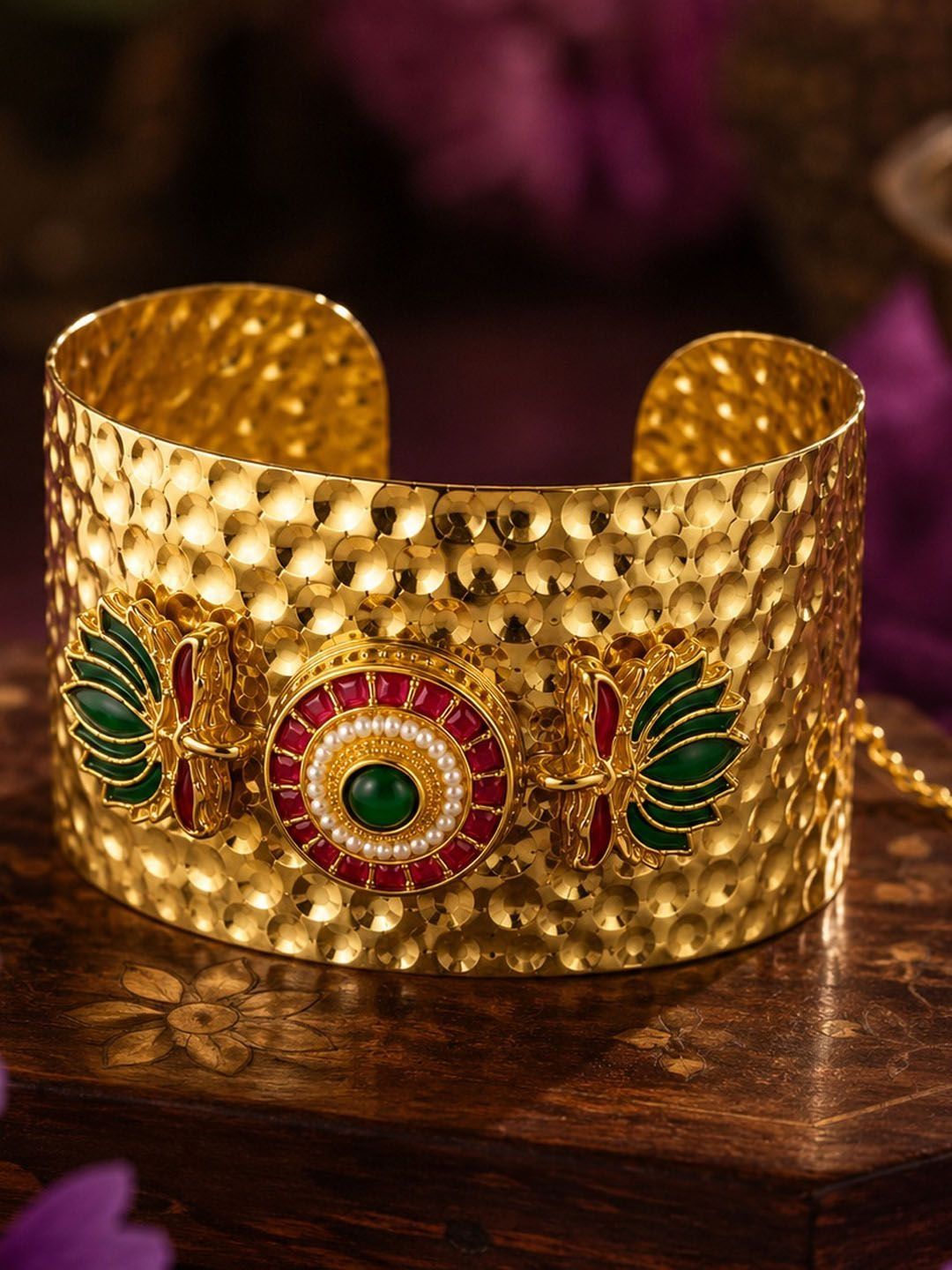 Gelang Cuff Bertampal Batu Tiruan PANASH Bersalut Emas