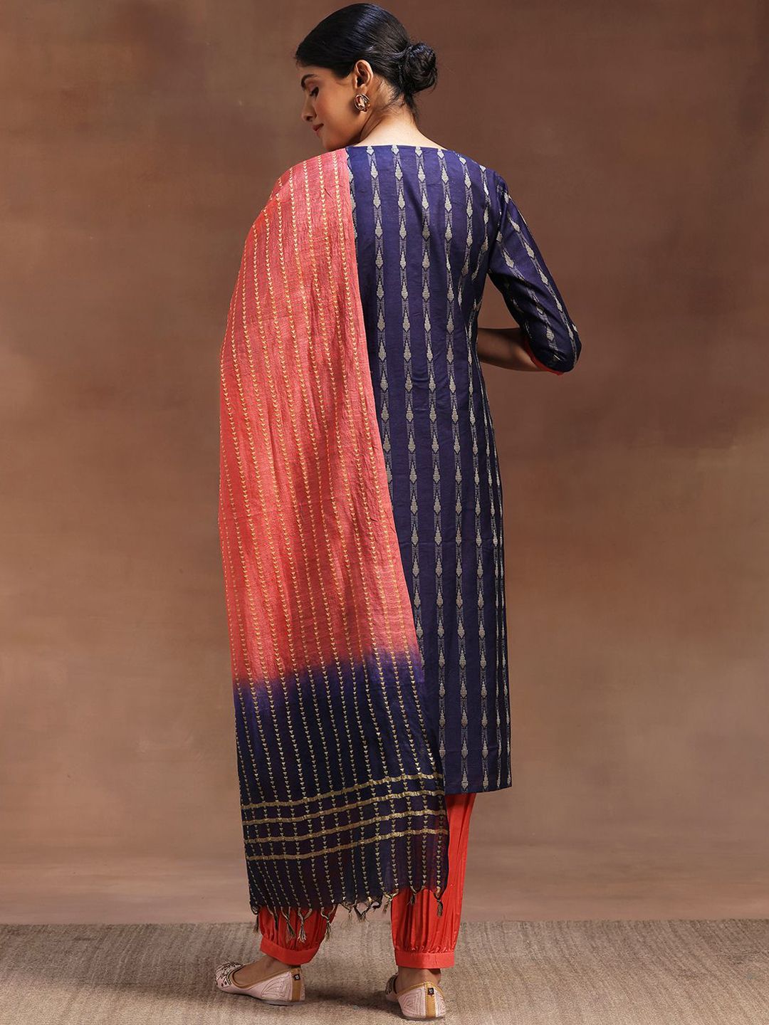 Motif Etnik Libas Tenunan Rekaan Kurta Lurus dengan Salwar & Dupatta