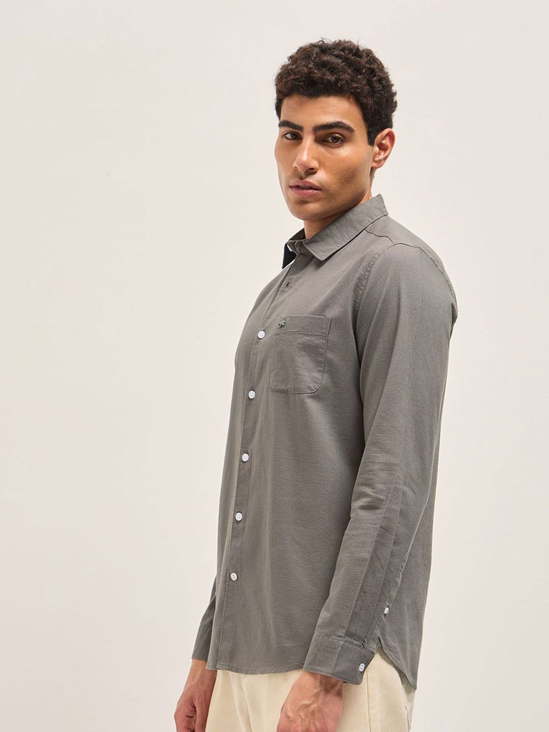 THE BEAR HOUSE Men Slim Fit Solid Spread Collar Casual Cotton Linen Shirt