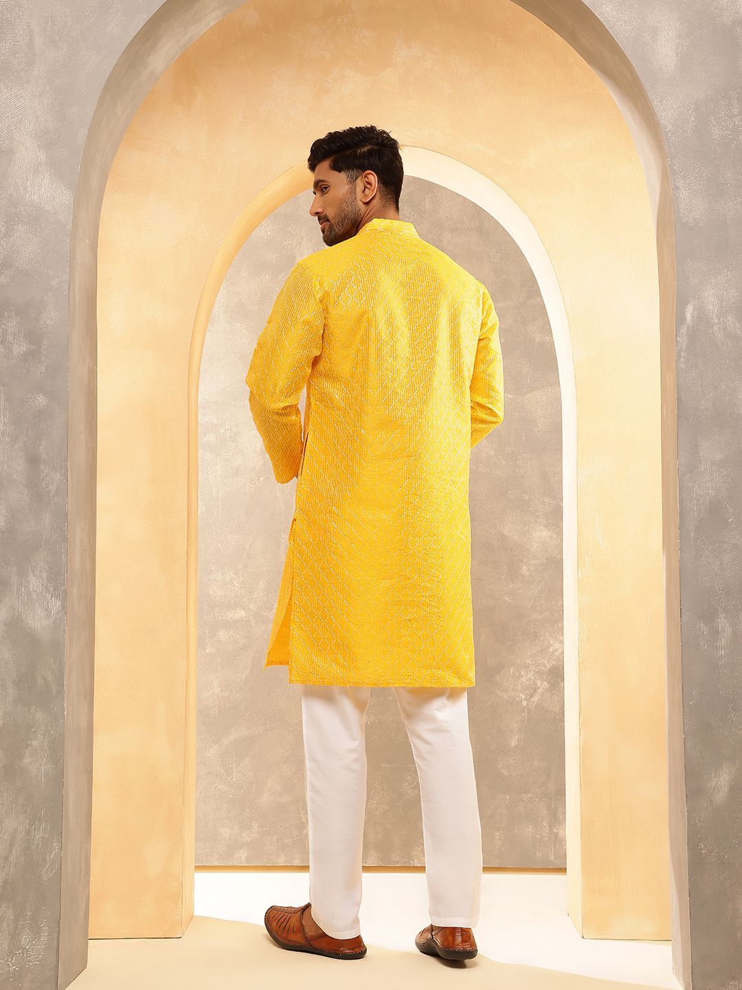 Anouk Geometrik Sulam Kolar Jalur Benang Bekerja Lurus Kapas Sutera Kurta