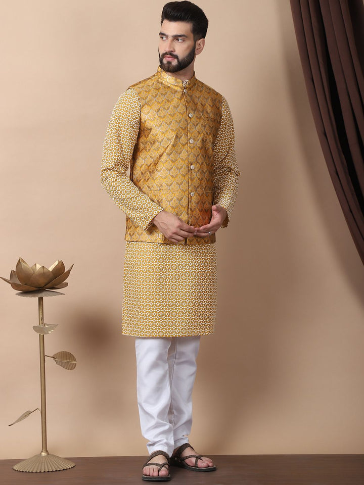 Kurta Kapas Tulen Bersulam Geometri Anouk Mustard Kuning dengan Jaket Churidar & Nehru