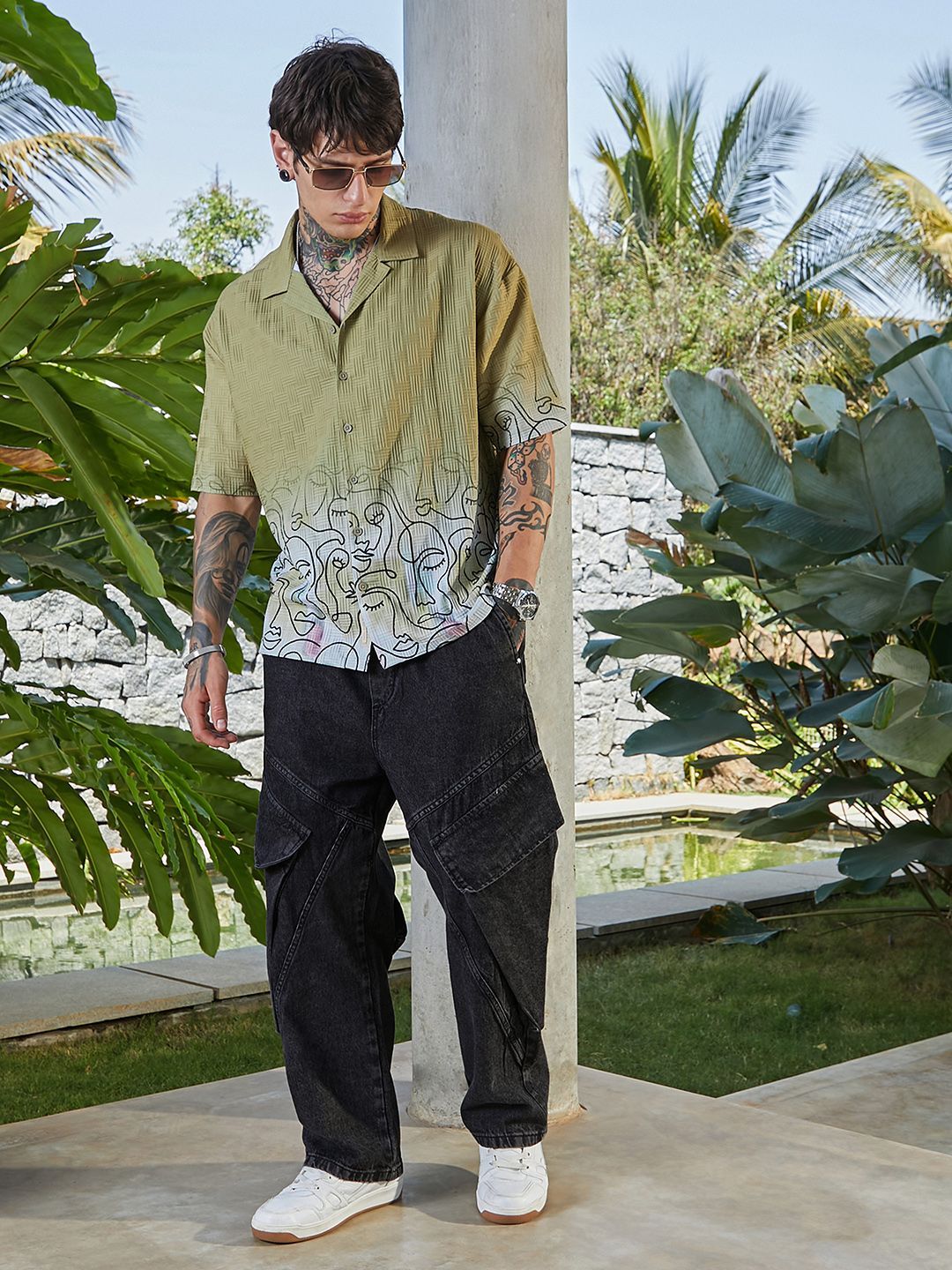 Kampus Sutra Men Classic Opaque Dicetak Baju Kasual