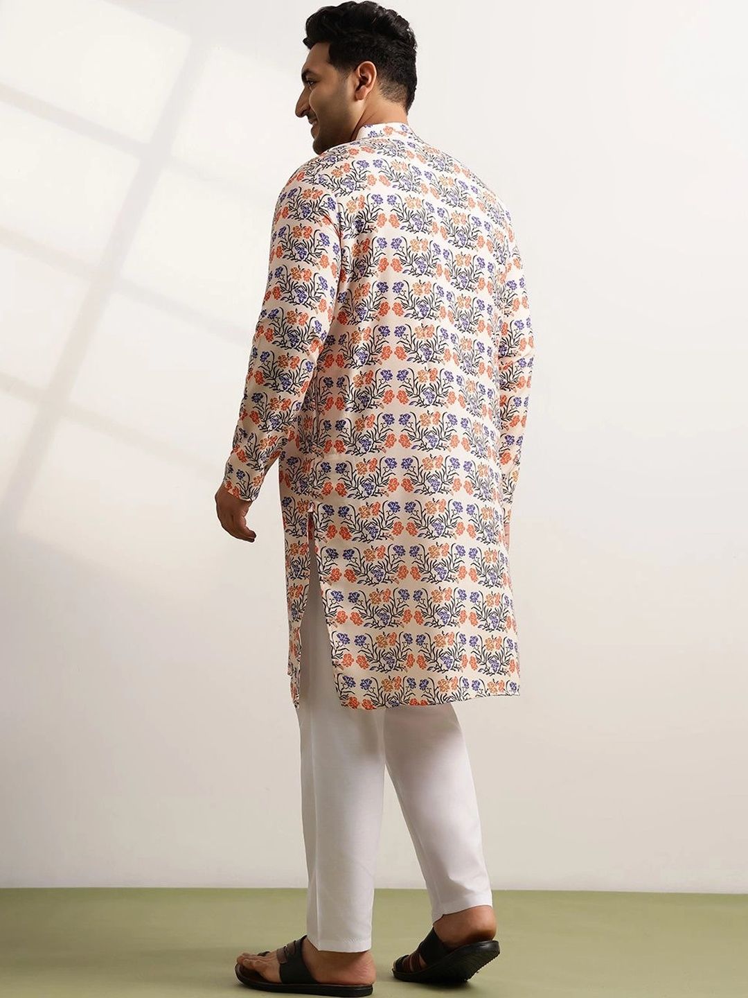 SOJANYA PLUS Men Floral Printed Regular Pure Cotton Kurta with Pyjamas