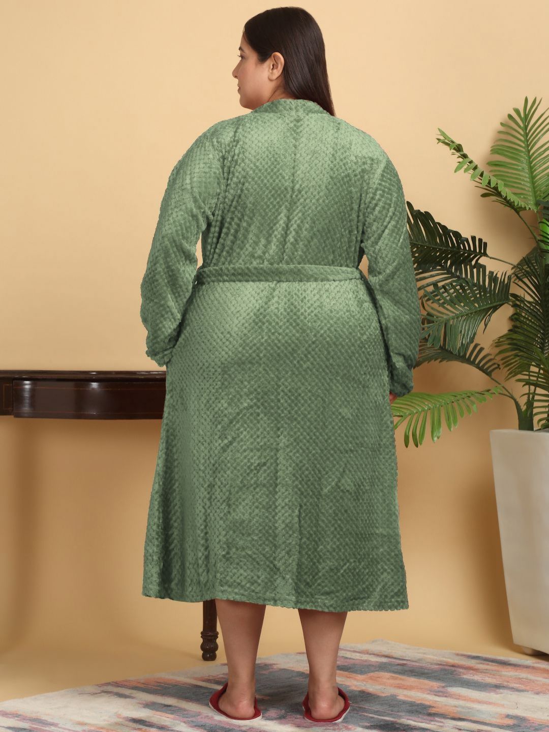 KLOTTHE Women Plus Size Self Design Woollen Bath Robe With Belt