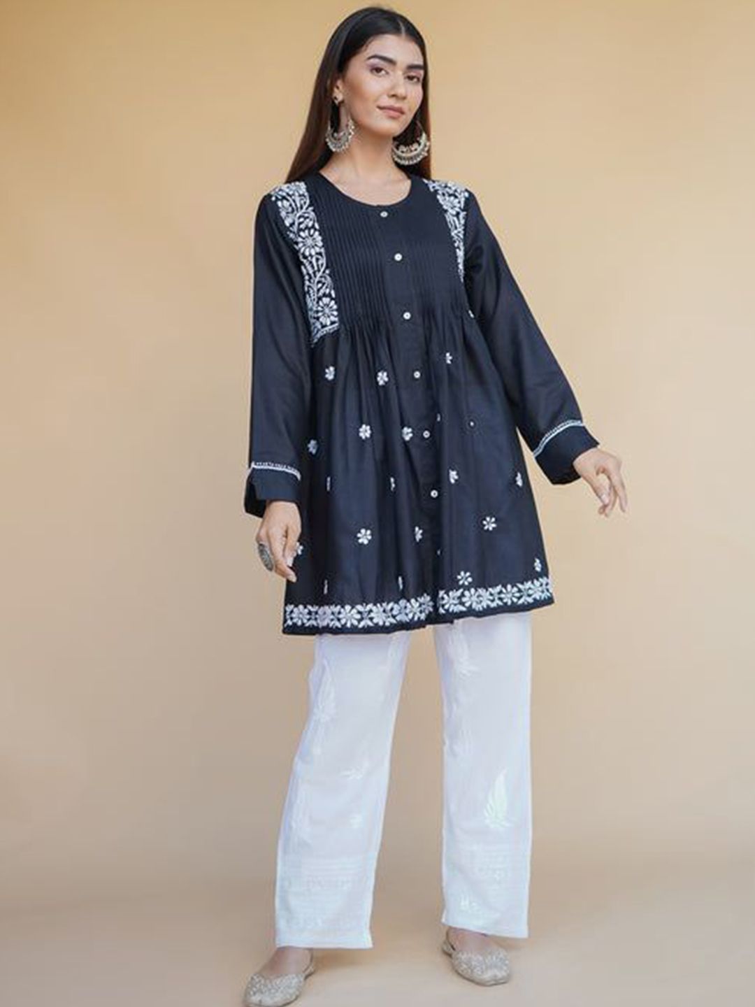 HOUSE OF KARI Floral Embroidered Round Neck Chikankari Pure Cotton Short Kurta