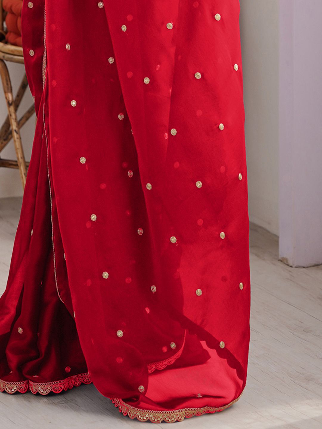 Saree mall Embellished Sequinned Floral Pure Georgette Saree