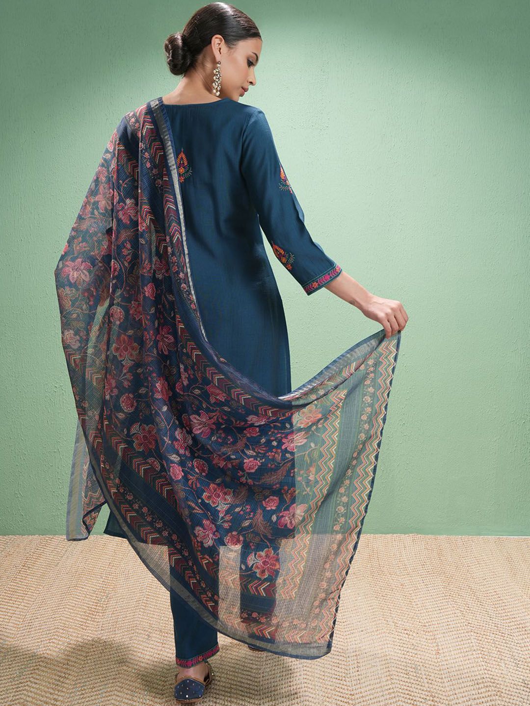 Vishudh Women Floral Embroidered Regular Thread Work Kurta with Trousers & With Dupatta