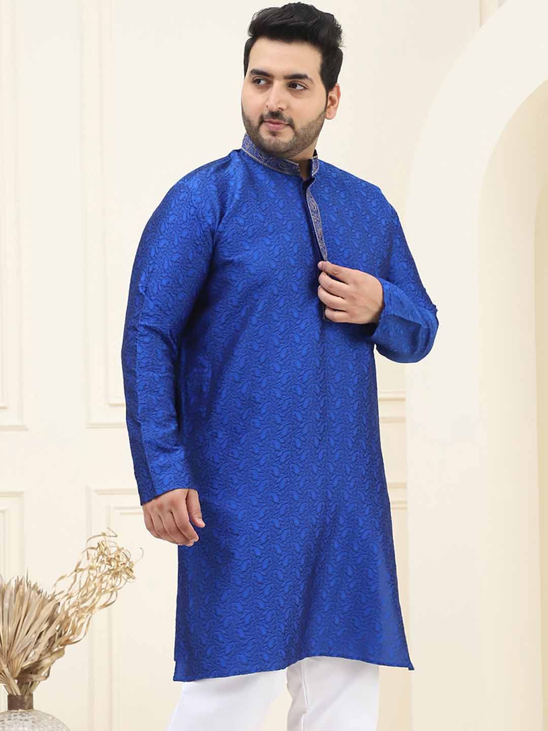 SOJANYA PLUS Ethnic Motifs Woven Design Band Collar Silk Straight Kurta