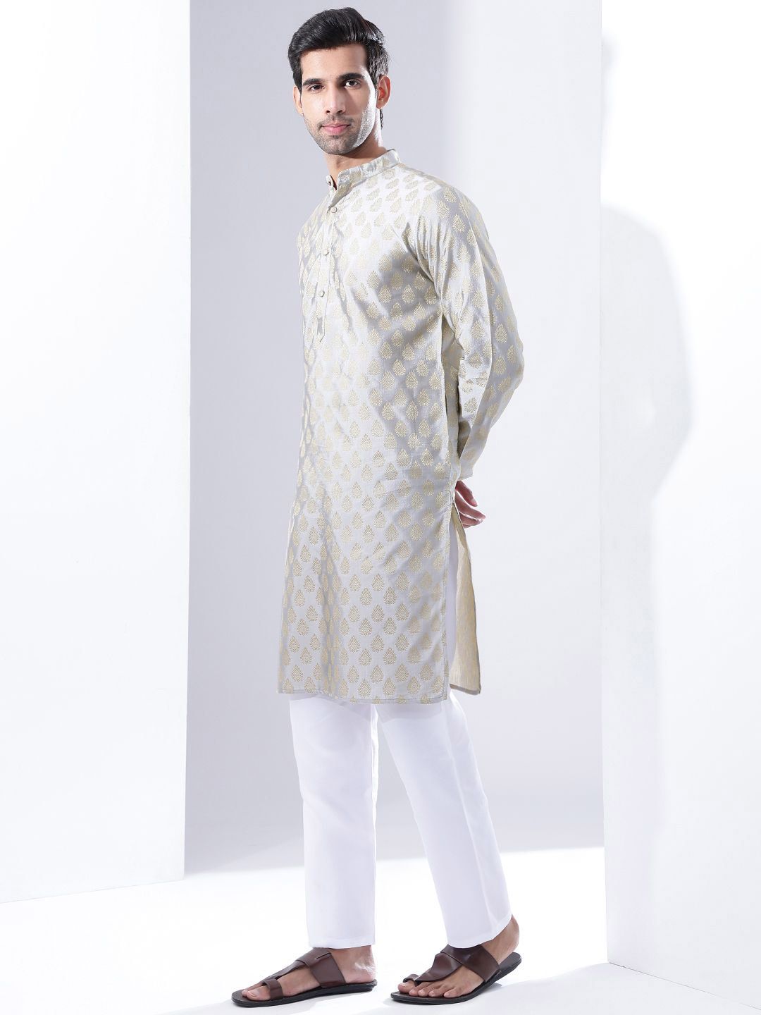 Anouk Men Ethnic Motifs Woven Design Kurta with Pyjama