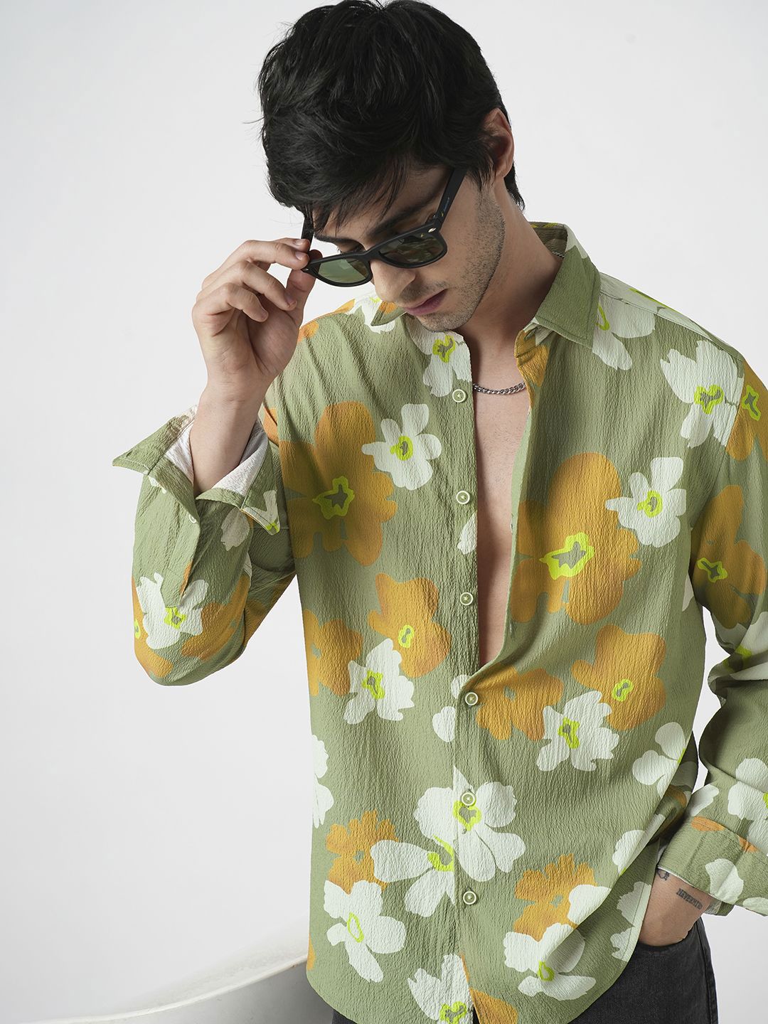 VASTRADO Men Classic Spread Collar Floral Printed Slim Fit Casual Shirt