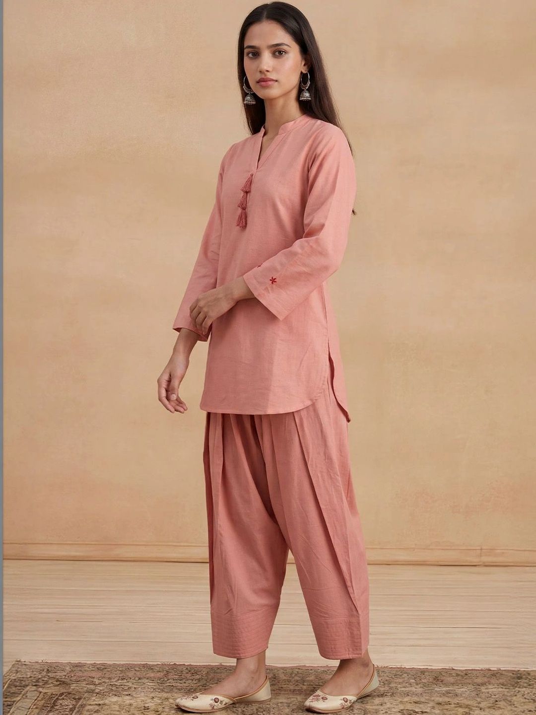 House of Chikankari Women Regular Chikankari Kurta with Trousers