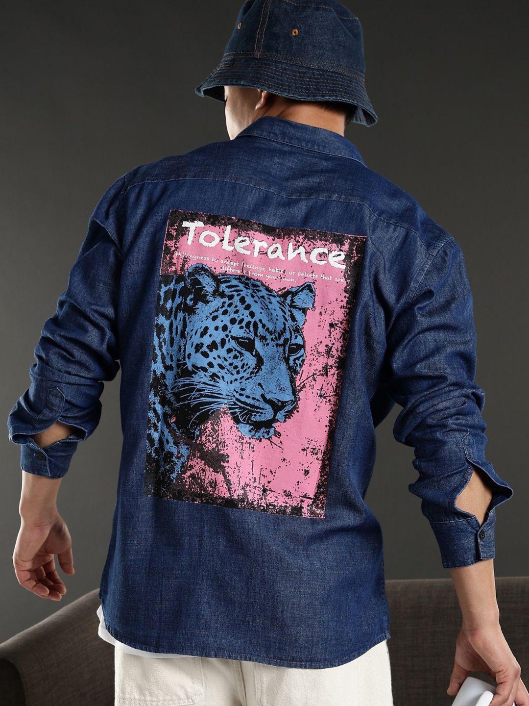 Eszett Graphic Printed Spread Collar Denim Casual Shirt
