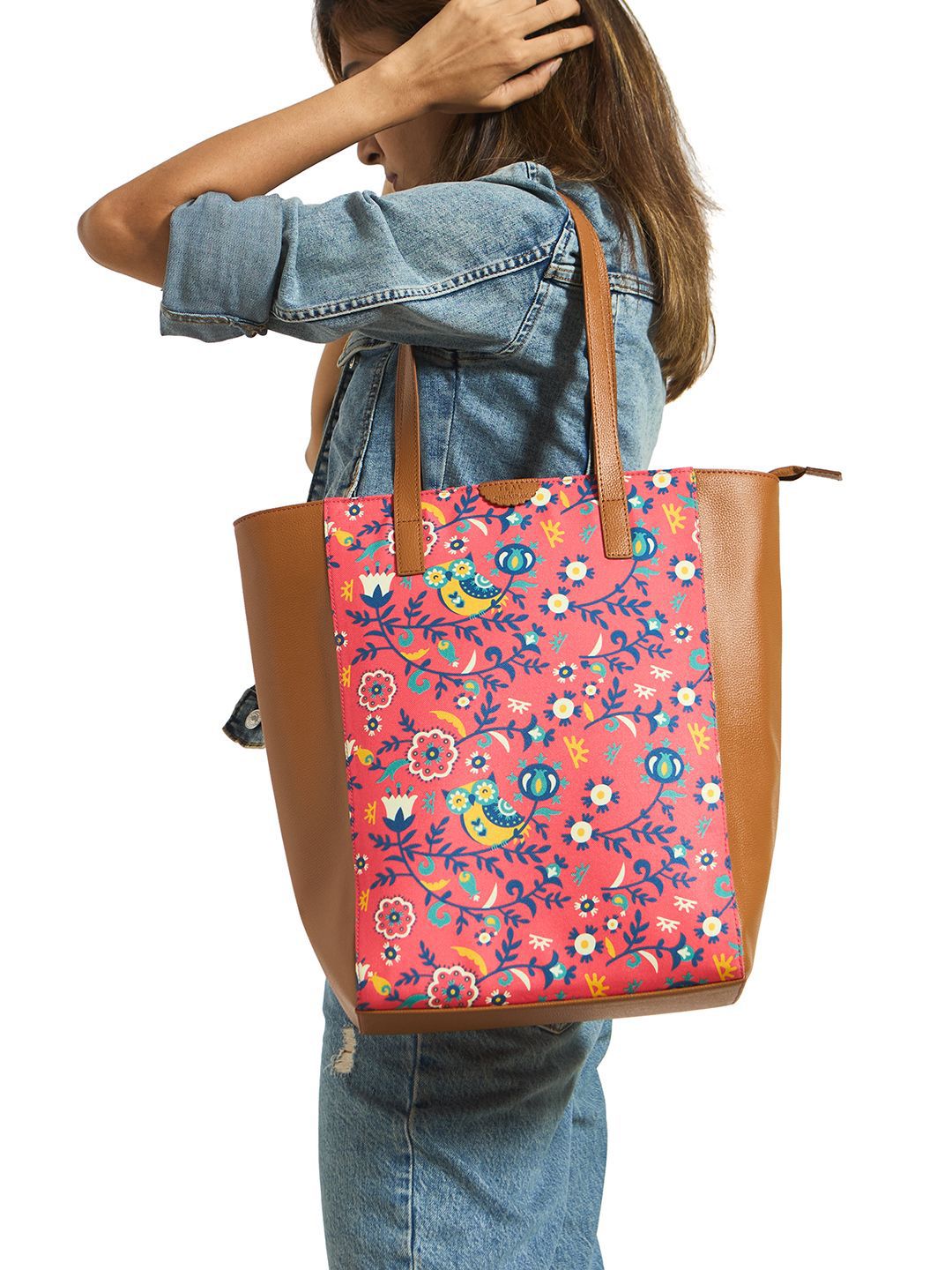 TEAL BY CHUMBAK Floral Printed Structured Tote Bag with Bow Detail
