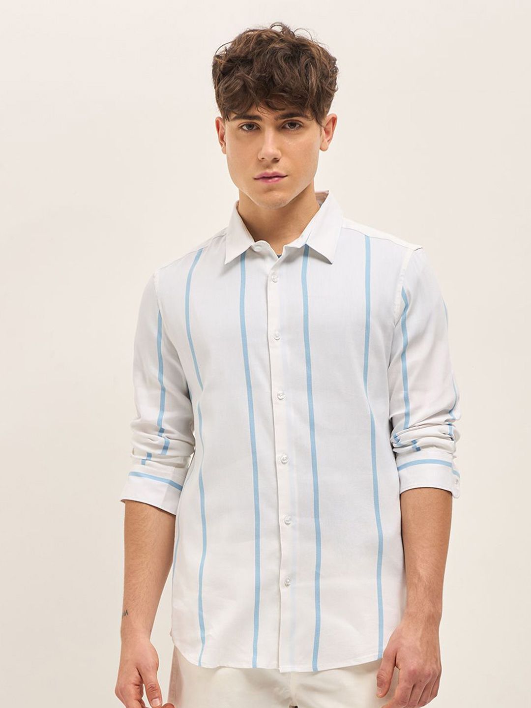 THE BEAR HOUSE Men Spread Collar Vertical Striped Cotton Slim Fit Casual Shirt