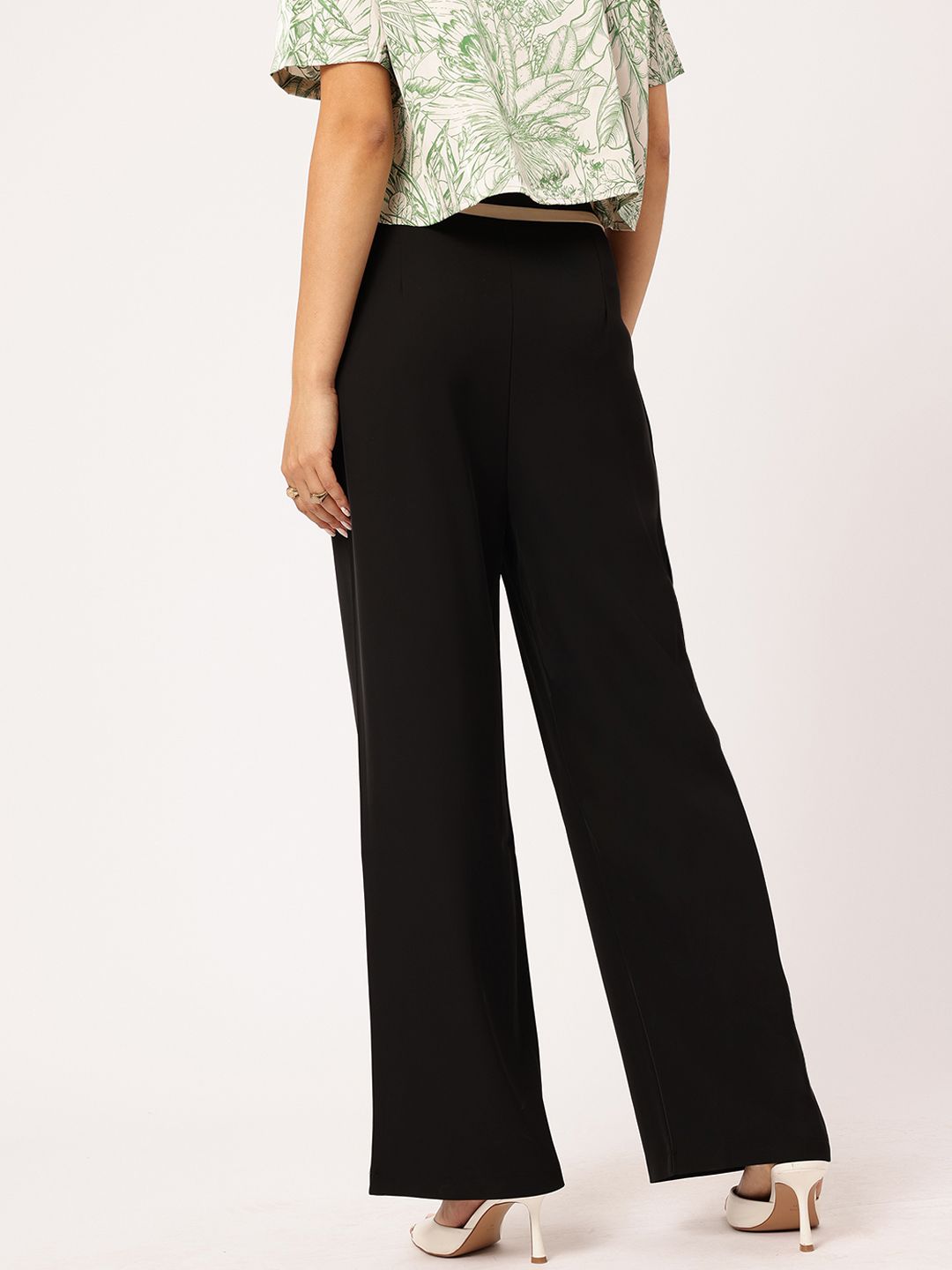 DressBerry Women Urban Elegance Tie-Up Pleated Trousers