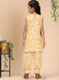 Cutiekins Girls Floral Printed Empire Straight Kurta Salwar With Dupatta