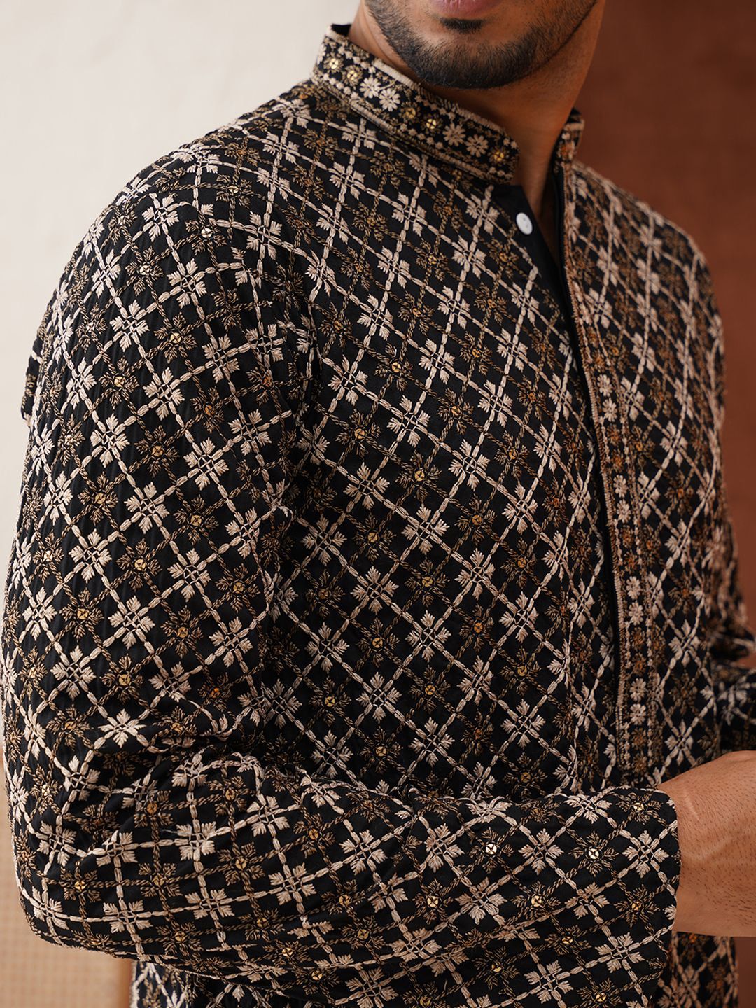 Jompers Men Geometric Embroidered Sequinned Kurta