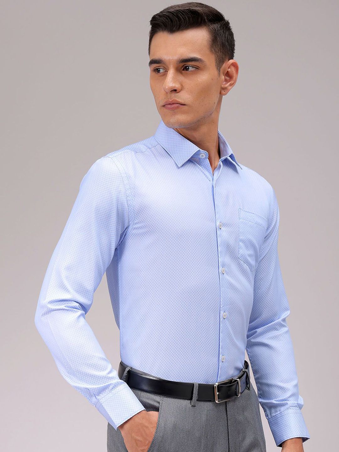 The Indian Garage Co. X Luxe Men Cutaway Collar Solid Slim Fit Formal Shirt