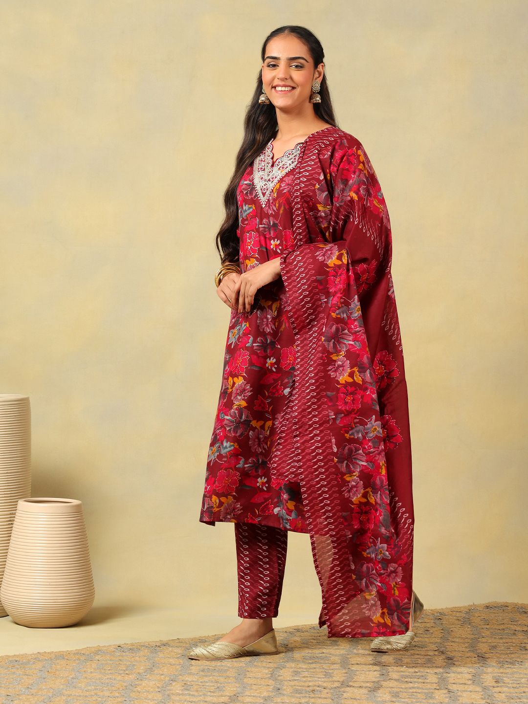Mamicha Women Floral Printed Regular Thread Work Pure Cotton Kurta with Trousers & With Dupatta