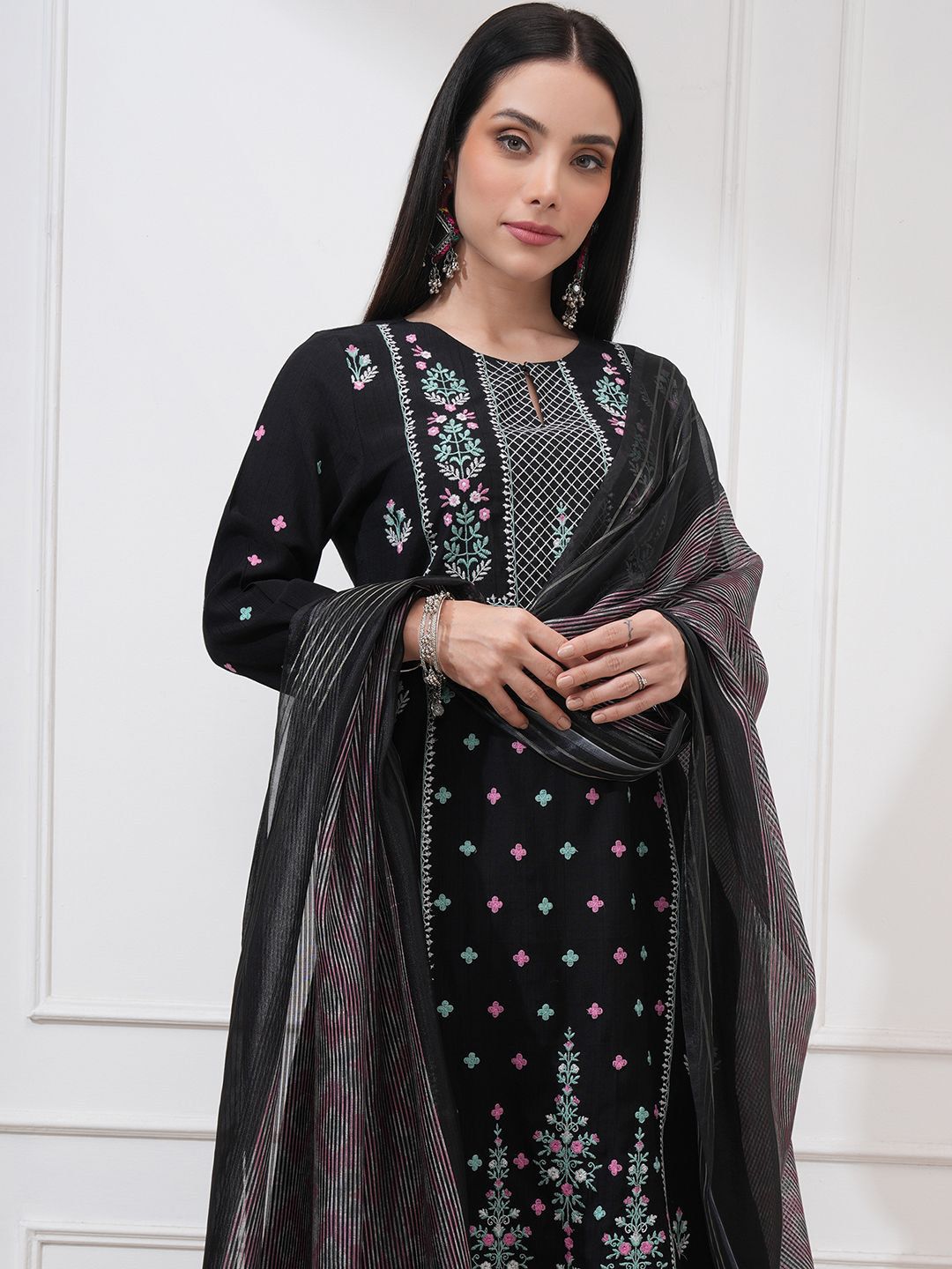 Vishudh Women Embroidered Regular Straight Kurta & Pants With Printed Dupatta