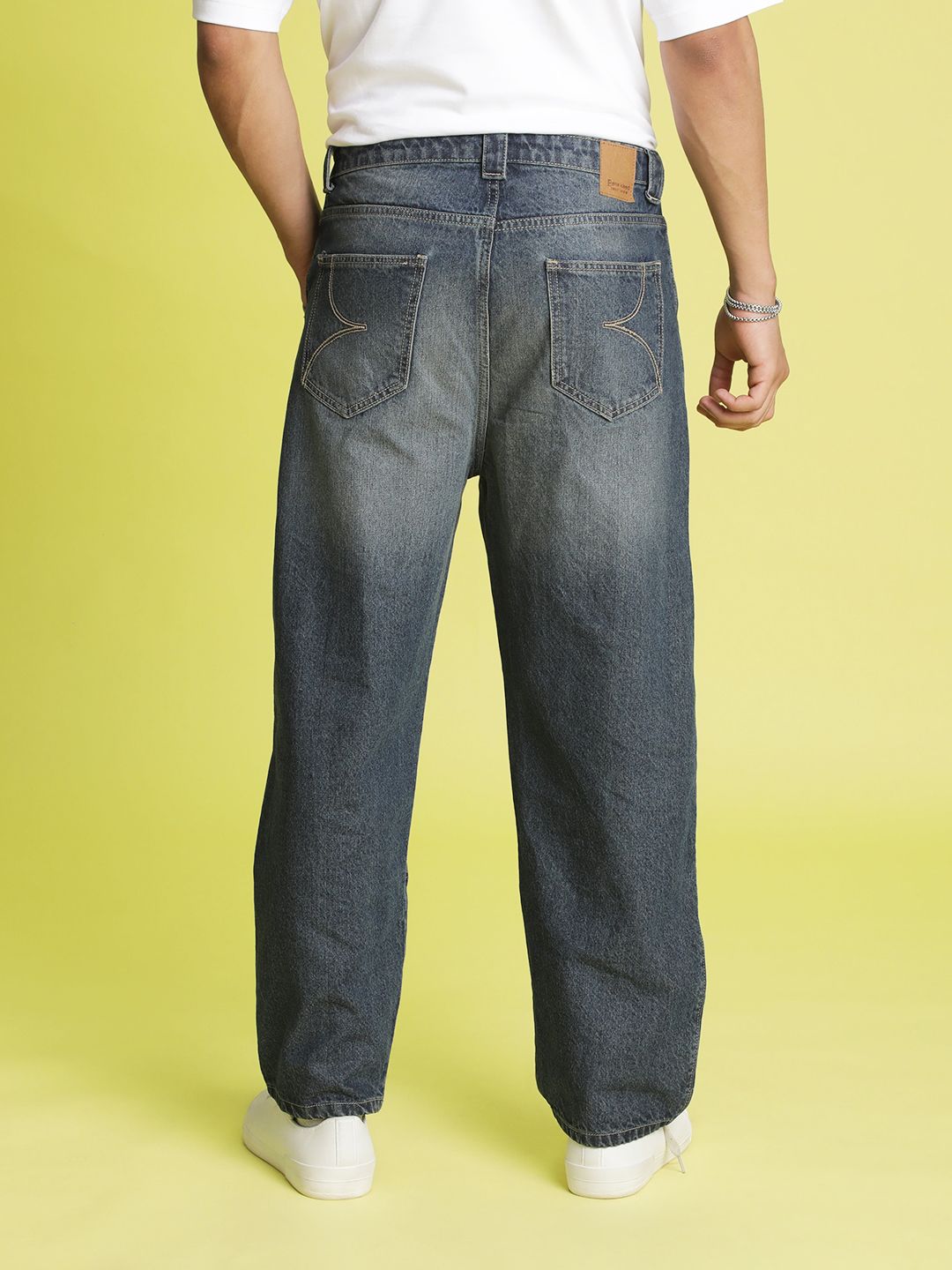 Bene Kleed Men Mid-Rise Tinted Baggy Cotton Jeans