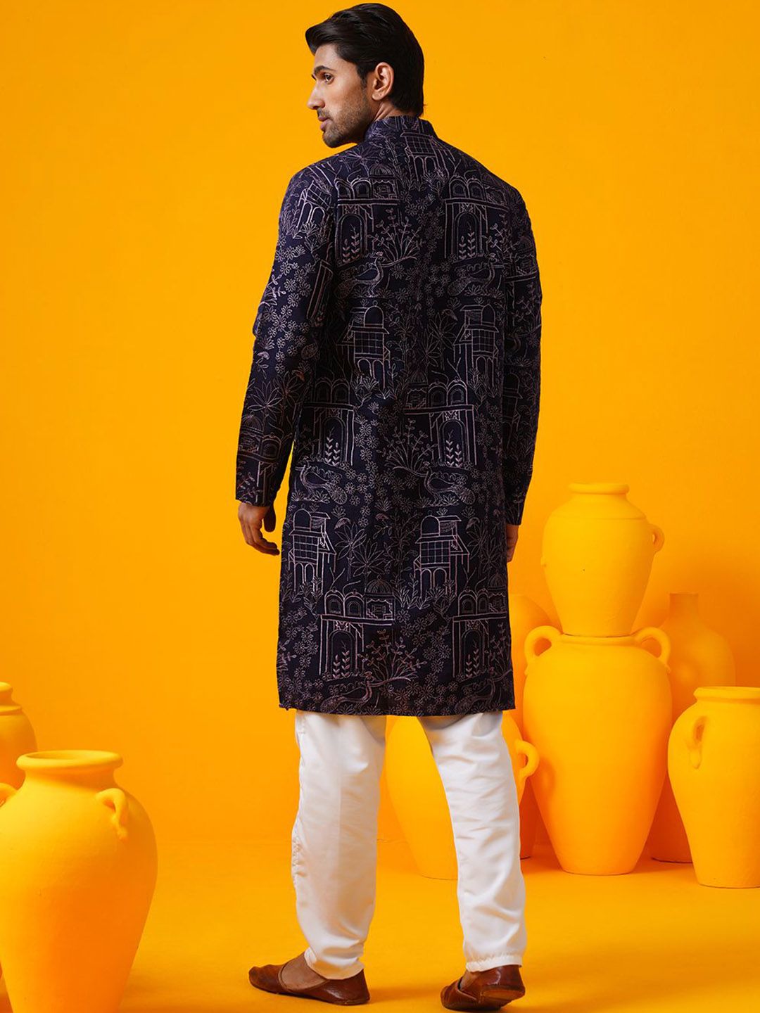 SOJANYA Ethnic Motifs Embroidered Mandarin Collar Thread Work Straight Kurtas
